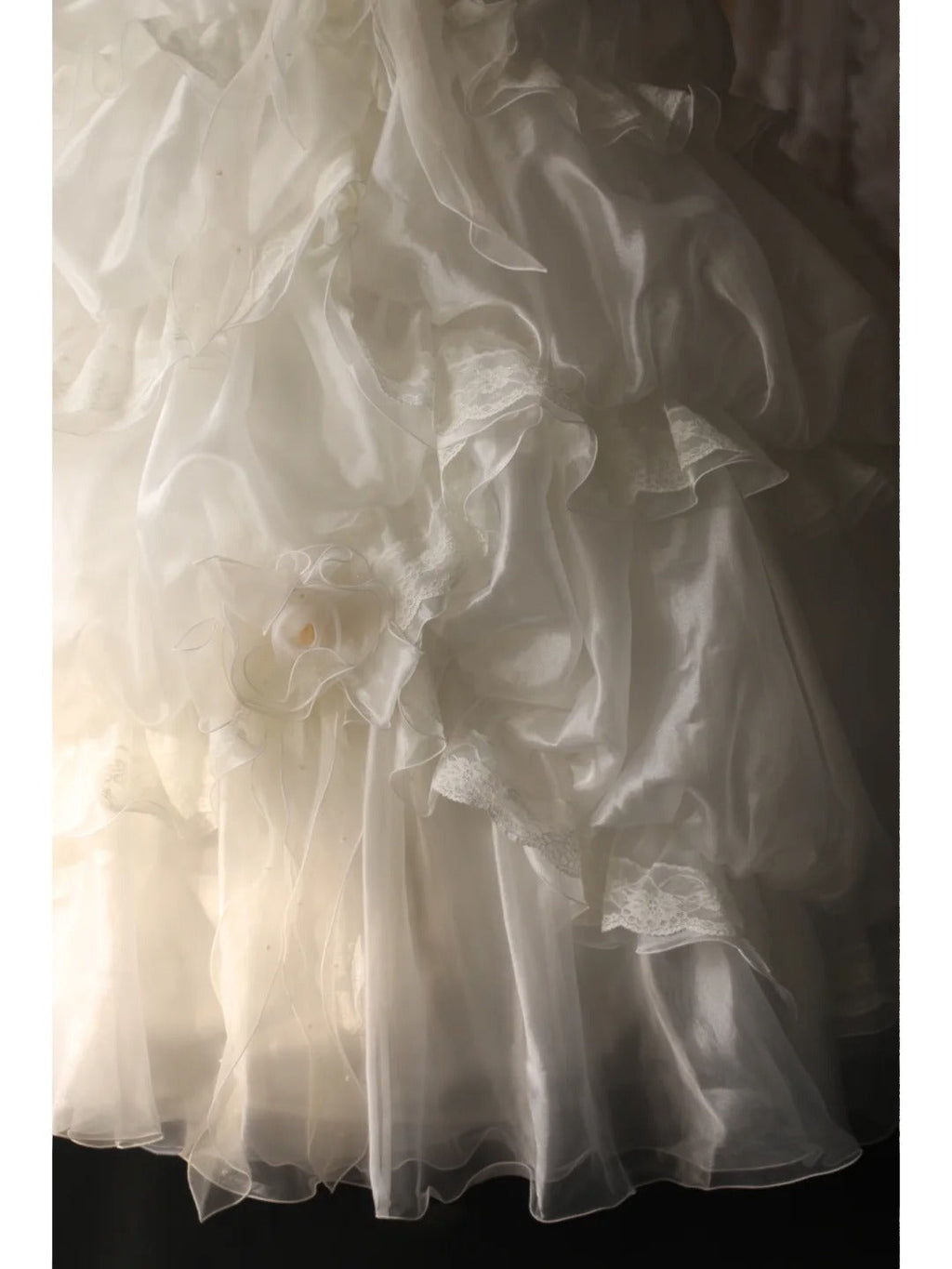A Line Lace White Wedding Dress Sleeveless Long Princess Evening Dress   cg25935