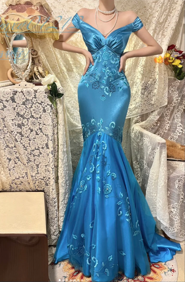 Vintage V Neck Embroidery Satin Beaded Mermaid Party Dress Blue Long Prom Dresses SP1780