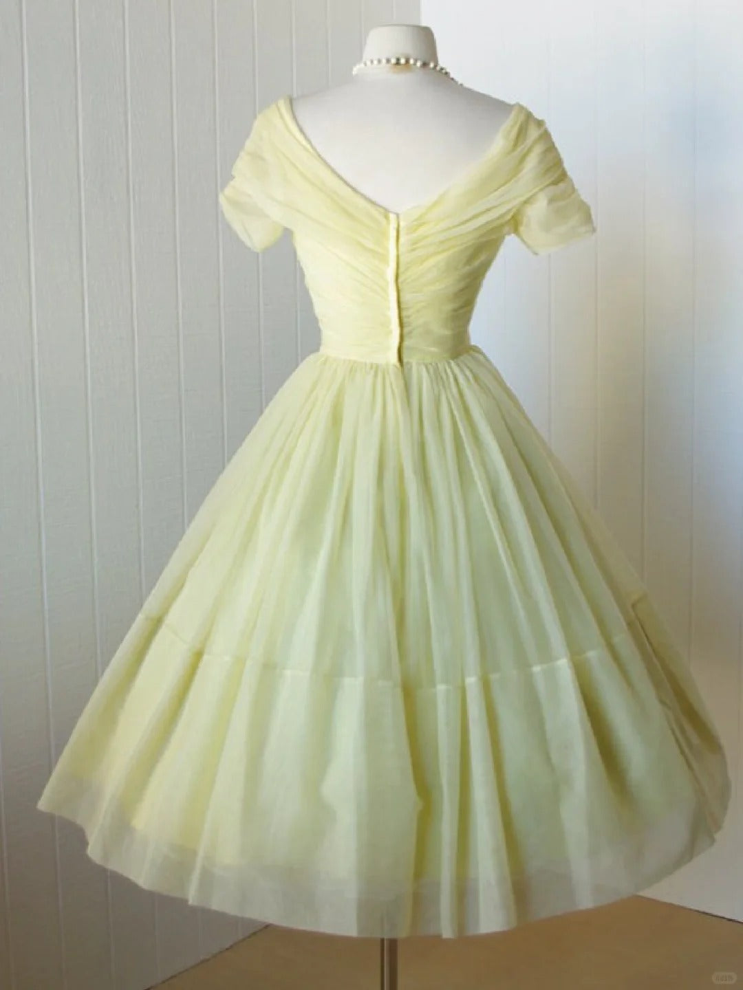 A Line Yellow Vintage Homecoming Dress Short Prom Dress Party Dress    cg26052