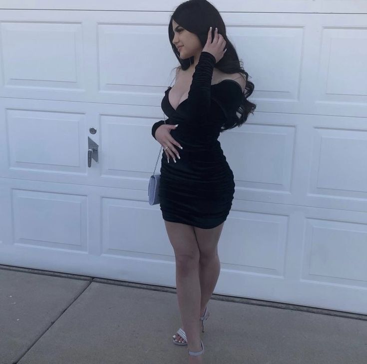 Elegant Black Off The shoulder Homecoming Dress Short Party Gown