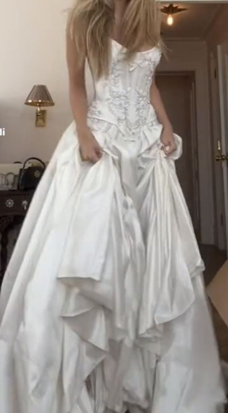 A Line Lace Up Back Strapless Wedding Dresses Simple Bridal Gowns Long Beautiful Bridal Gown