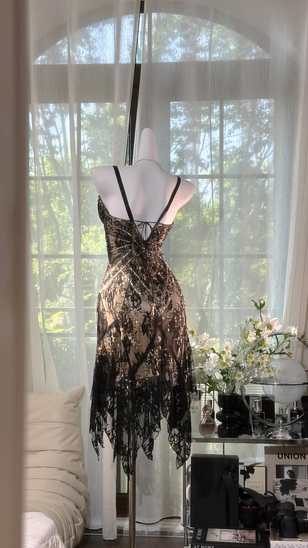 Champagne-colored halter-neck fitted black lace skirt sexy ball gown R7630