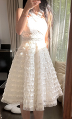 White halter neck, fitted waist, slim-fitting, full princess skirt, mid-length ball gown R7749