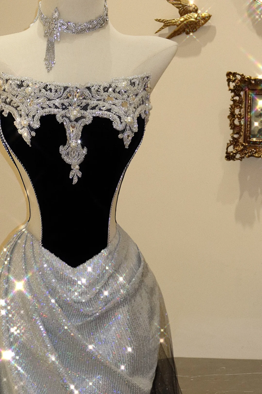 Silver-neck black bodice waist-cinching silver skirt sexy and elegant prom dress R7943