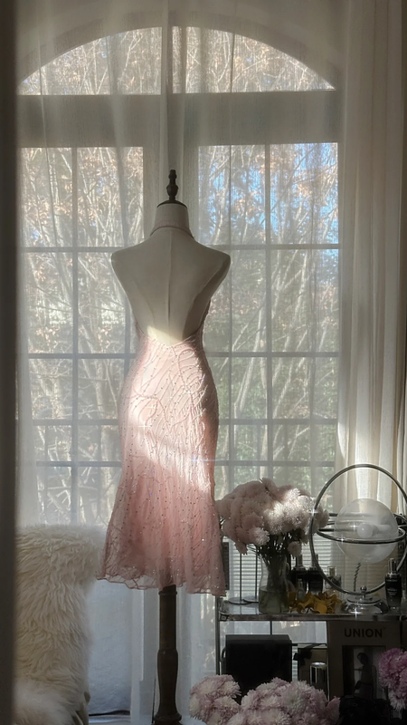 Light pink halter neck, fitted waist, bodycon sexy mid-length ball gown R7713