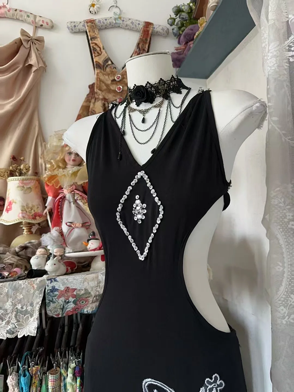 Black halter-neck V-neck fitted waist slim back sexy long ball gown R7864