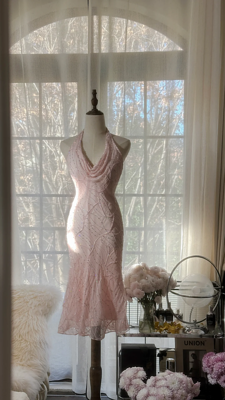 Light pink halter neck, fitted waist, bodycon sexy mid-length ball gown R7713