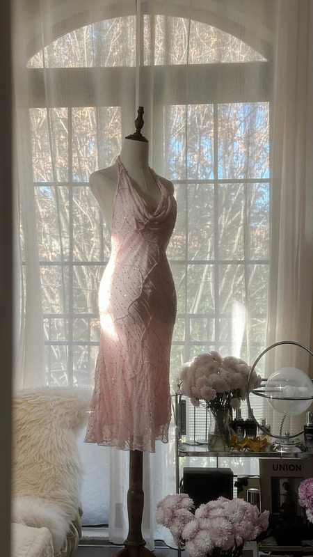 Light pink halter neck, fitted waist, bodycon sexy mid-length ball gown R7713