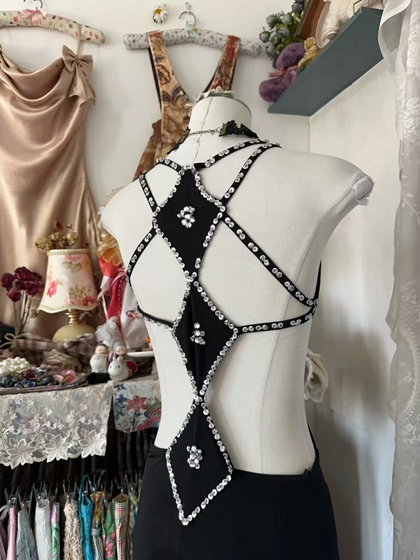 Black halter-neck V-neck fitted waist slim back sexy long ball gown R7864