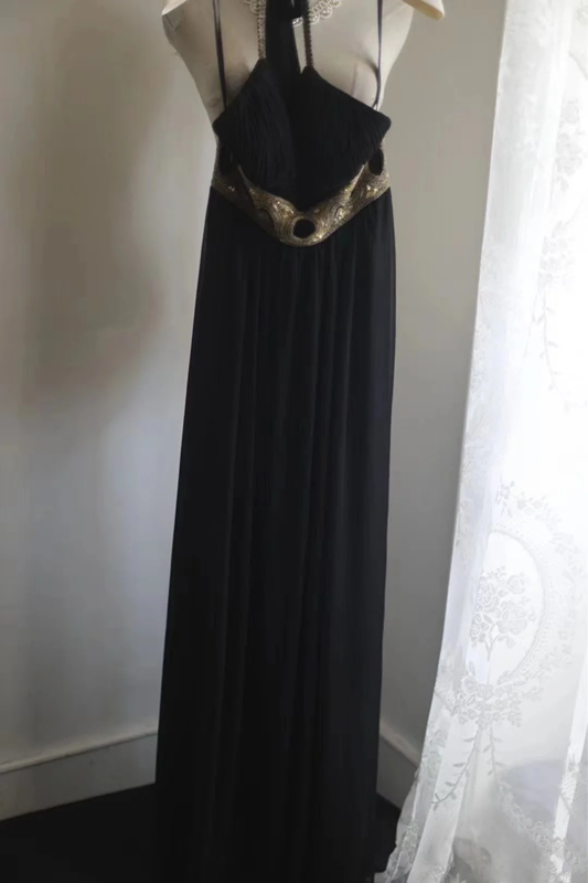 Black halter-neck waist-cinching backless sexy long prom dress R7947
