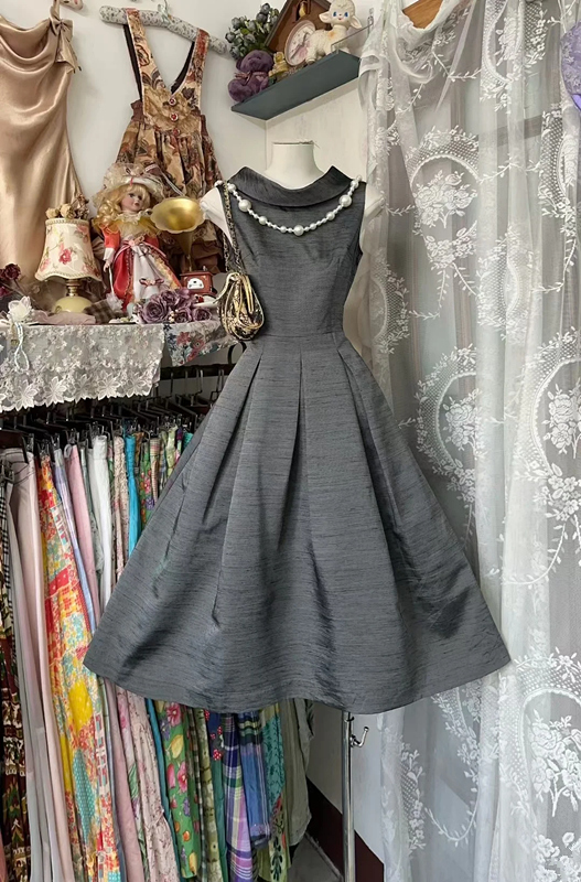 Gray sleeveless fitted A-line long ball gown R7830