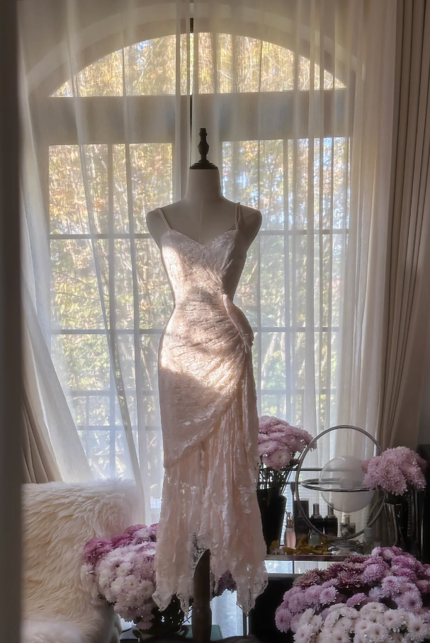 Pretty Spaghetti Straps Light Pink Lace Pleated Mermaid Long Wedding Guest Dress Formal Prom Dress Party Gown