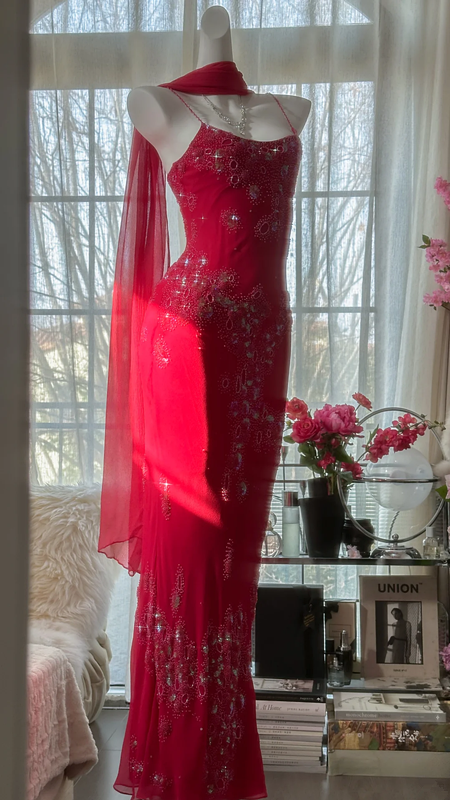 Pink halter-neck fitted long ball gown R7683