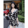 V-neck dress, slim waist, sexy short skirt  G069