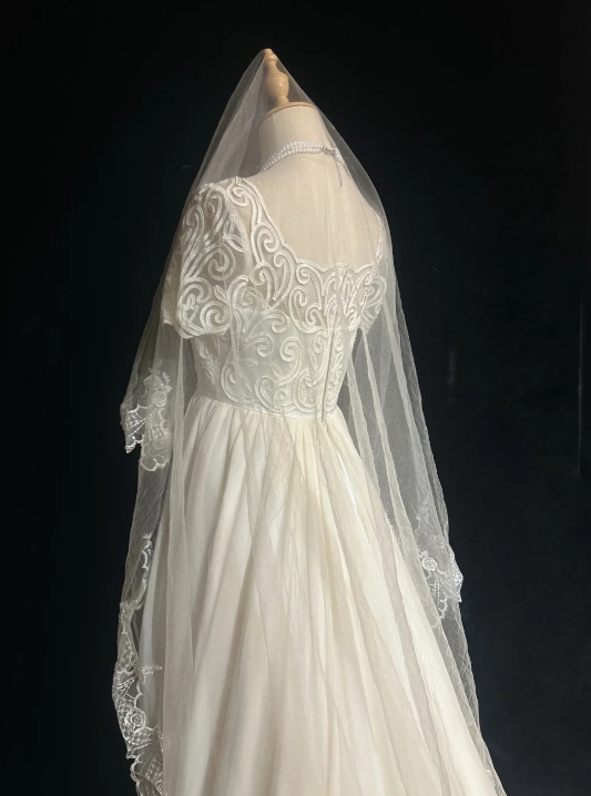 Ivory A Line Wedding Dress With Applique Elegant Chiffon Wedding Gowns
