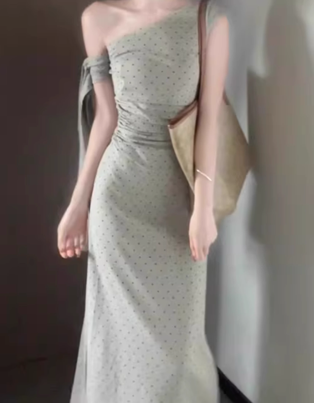 Gentle temperament gray polka dot off-shoulder dress with slim waist and hip skirt R0859