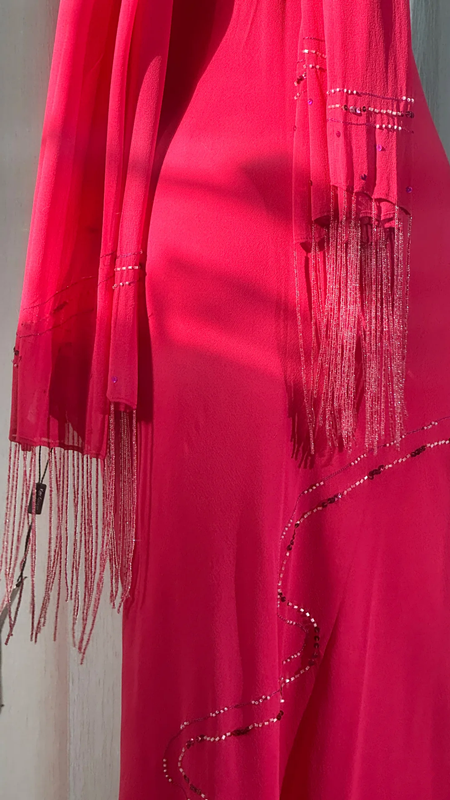 Pink halter-neck fitted bodycon long ball gown R7604