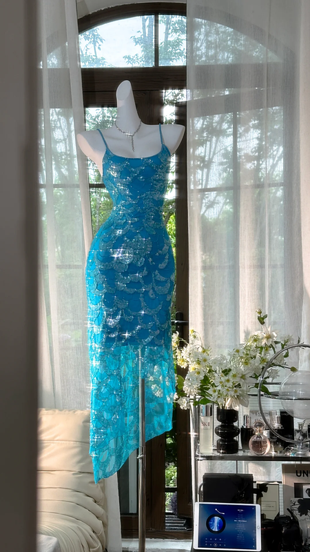 Light blue halter-neck fitted long sequined ball gown R7643
