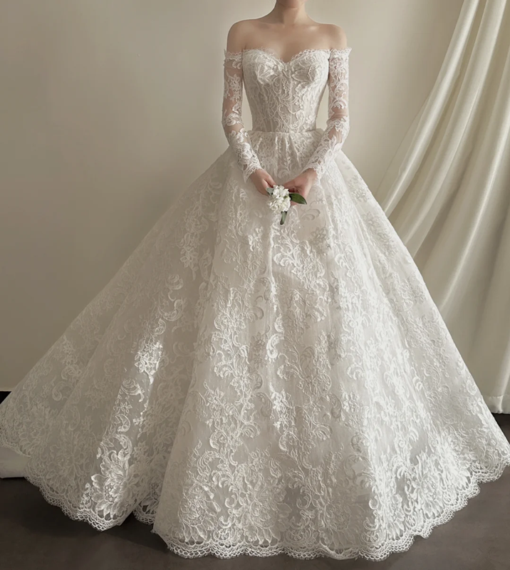 White lace off‑the‑shoulder, waist‑cinching, slim‑fit, long ball gown with a fluffy skirt, wedding dress R7994
