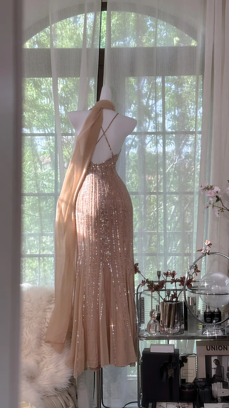 Light pink sequined halter-neck fitted bodycon long ball gown R7605
