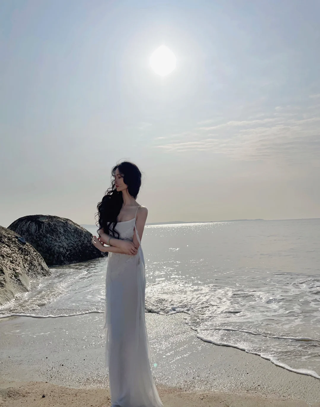 White halter-neck fitted elegant long sexy ball gown R8053