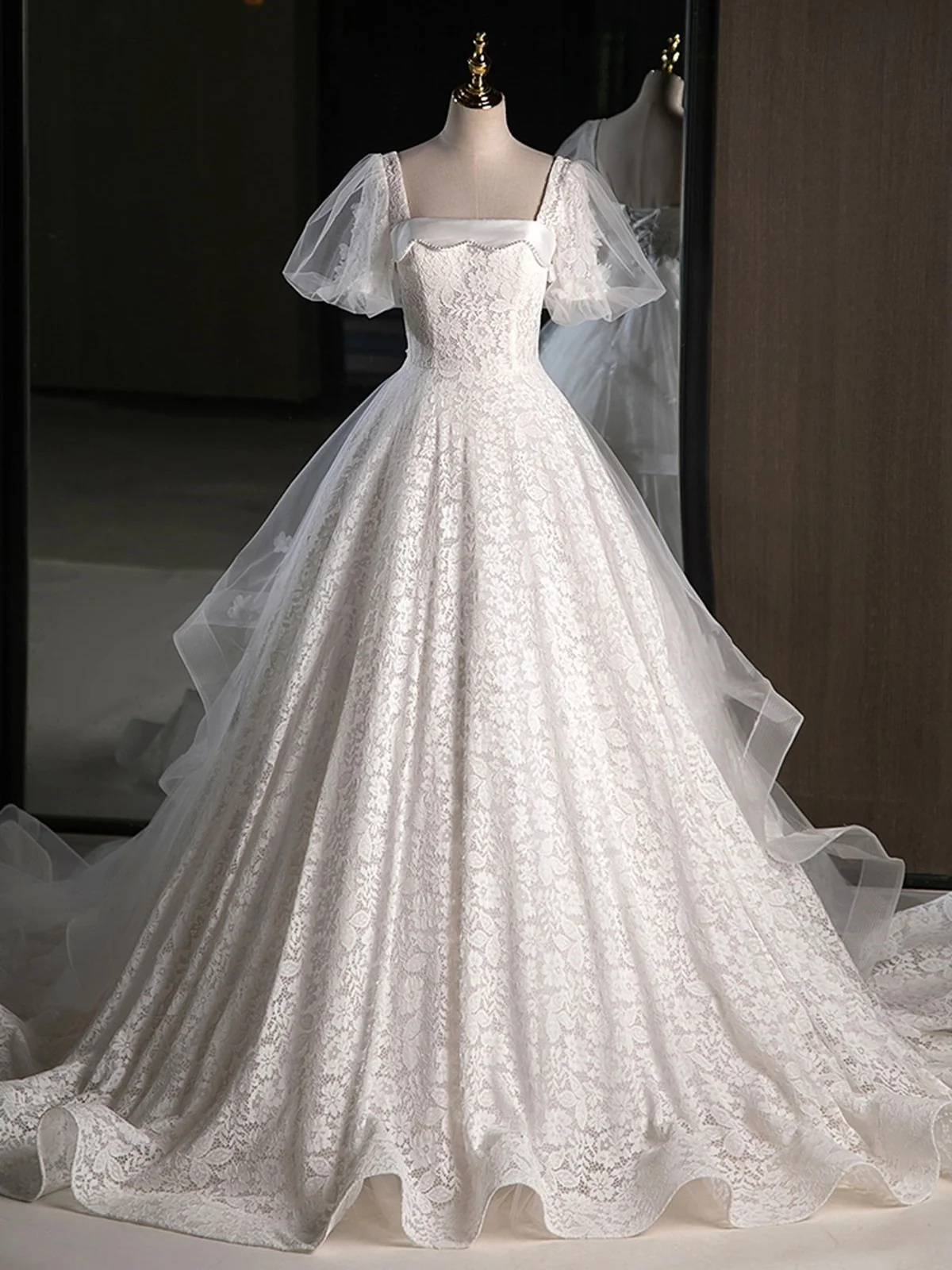 Elegant White Lace A Line Wedding Party Dress with Puff Sleeves White Lace Formal Gown