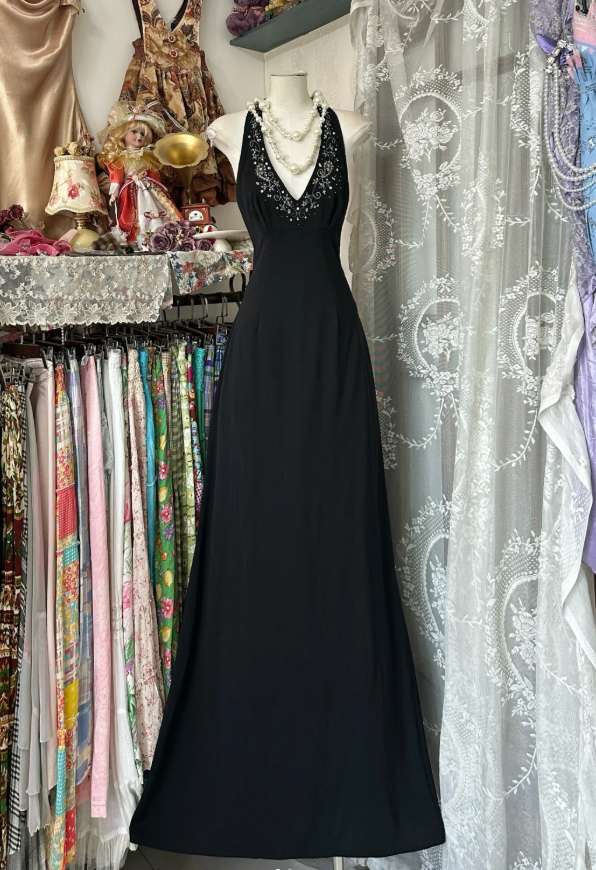 Sexy Black V NecK Satin Beaded A Line Long Party Dress Backless Evening Gown