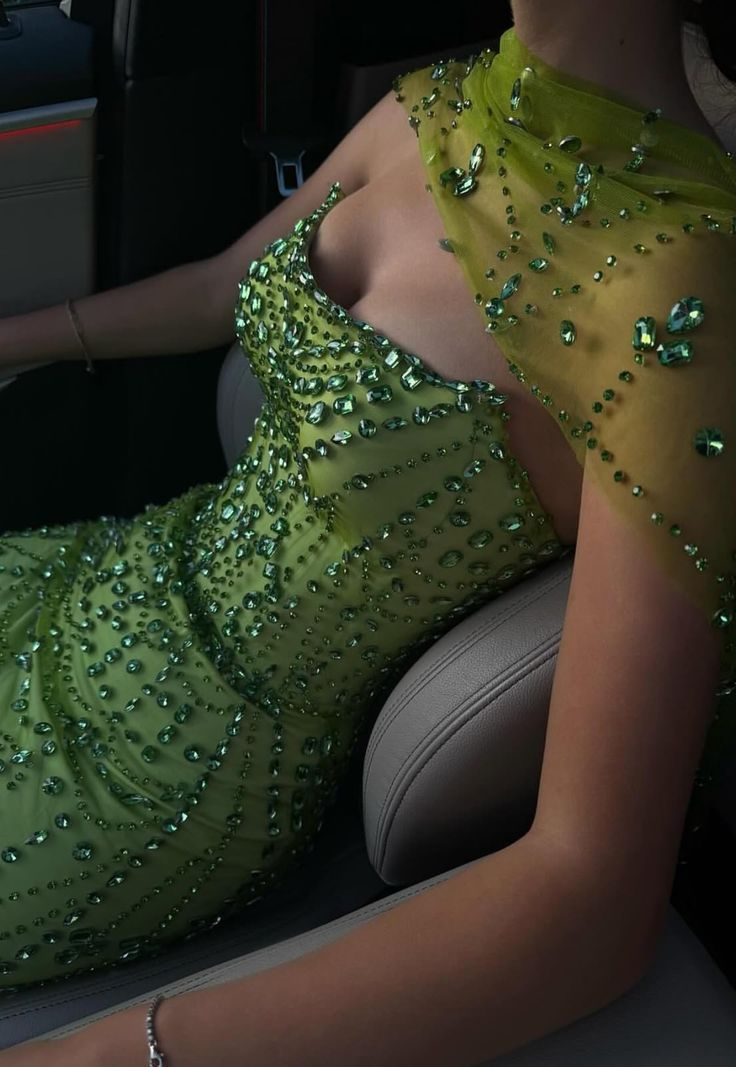 Gorgeous Green Strapless Tulle Beaded Mermaid Evening Dress Long Prom Gown