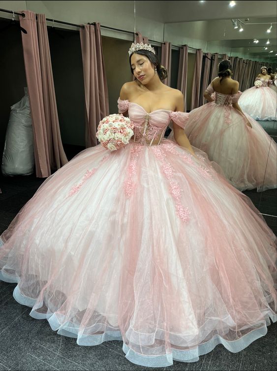 Pink Quinceanera Dress with Beaded Lace Applique Sweet 16 Dress Ball Gowns