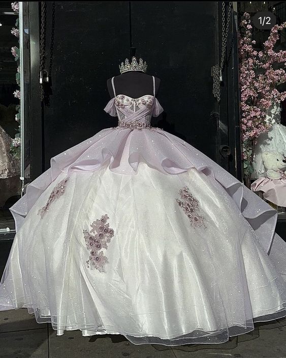 Luxury Quinceanera Dresses Applique Corset Ball Gown Prom Sweet 16 Dress