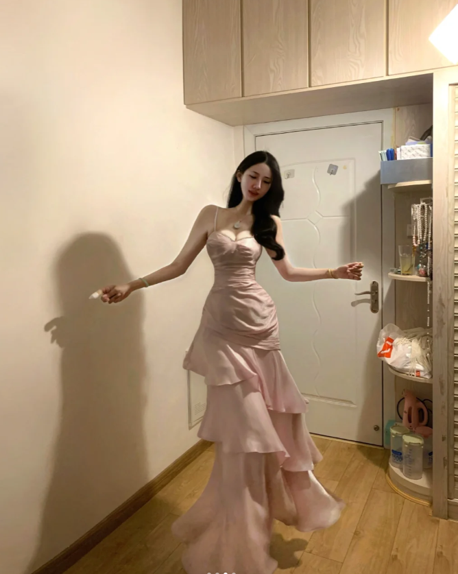 Sweet Pink Spaghetti Straps Satin Layered Mermaid Evening Dress Formal Party Gown Guest Dress