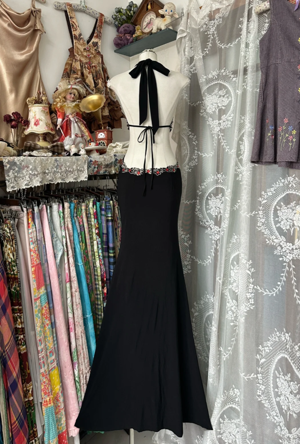 Sexy Halter Black V Neck Satin Beaded Mermaid Prom Dress Backless Long Evening Gown