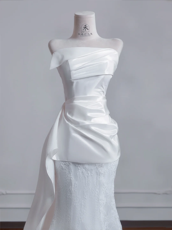 White strapless, fitted waist, bodycon, sexy long ball gown/bridal dress R8232