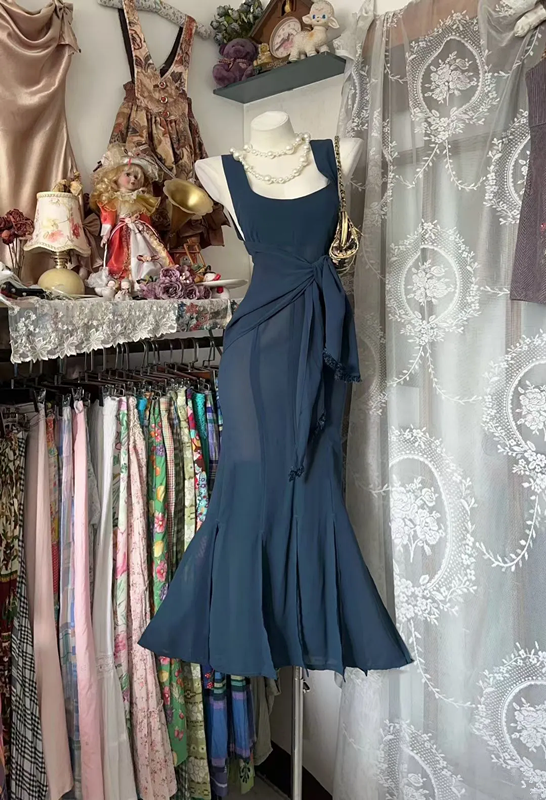 Navy blue tank top, camisole, fitted waist, fishtail skirt, long ball gown R7564