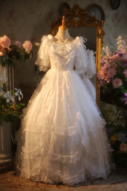 White retro classic fitted waist ball gown R7264