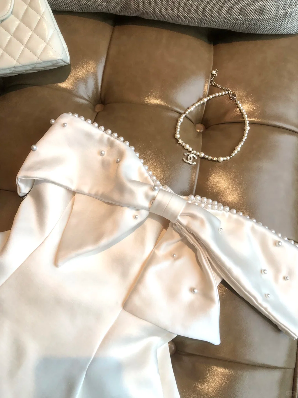 Pretty Bow Strapless Satin Pearls Beaded White Short A Line Graduation Homecoming Dress 15th Birthday Outfits Y9410