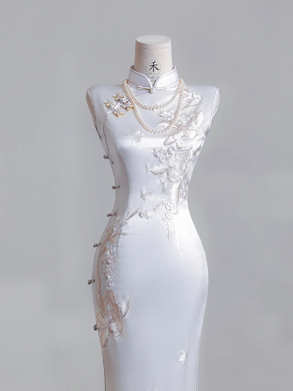 White Chinese-style cheongsam, fitted waist, elegant ball gown/bridal dress R8233