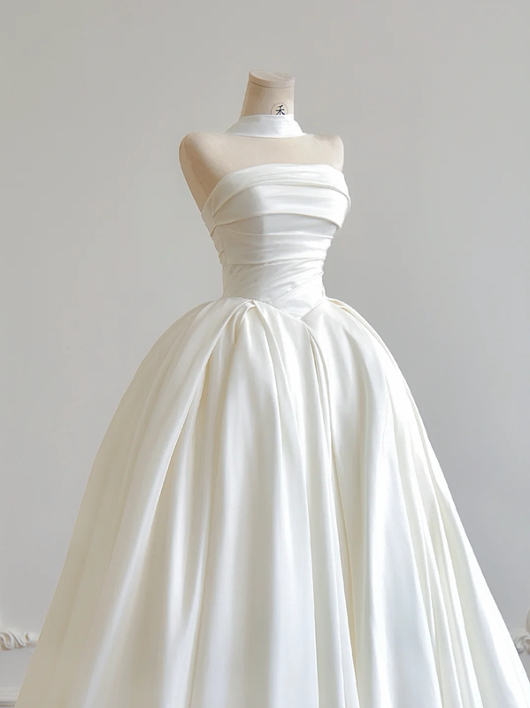 White strapless, fitted waist, full skirt, long ball gown, bridal dress R8167
