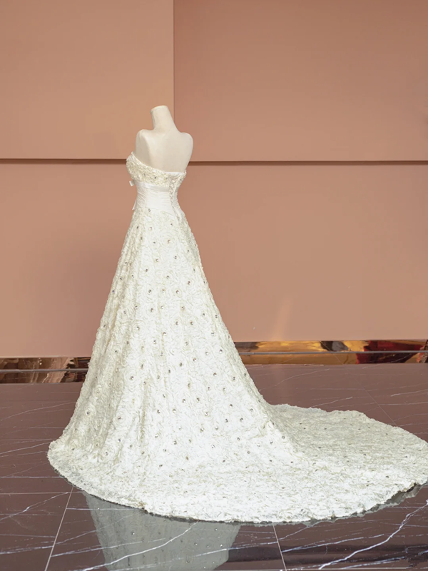White strapless, fitted A-line long ball gown/bridal dress R8488