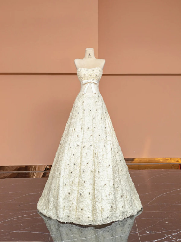 White strapless, fitted A-line long ball gown/bridal dress R8488