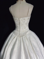 White Elegant Wedding Dress With Beads Flowers Satin Wedding Gowns