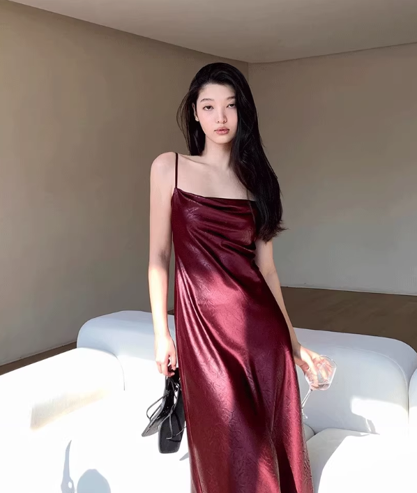 Sexy embossed satin suspender dress with slits for vacation with acetate high-end skirt R1464