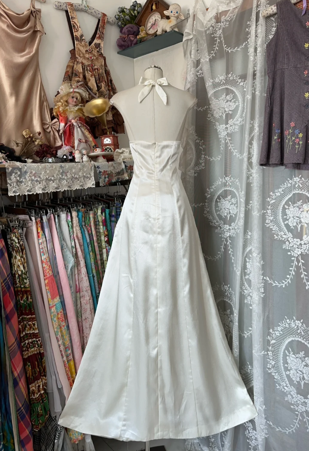 Classy Off-white Halter V Neck Satin Mermaid Long Wedding Guest Dress Party Gown