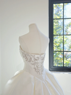 White strapless fitted waist ball gown/bridal dress R8459