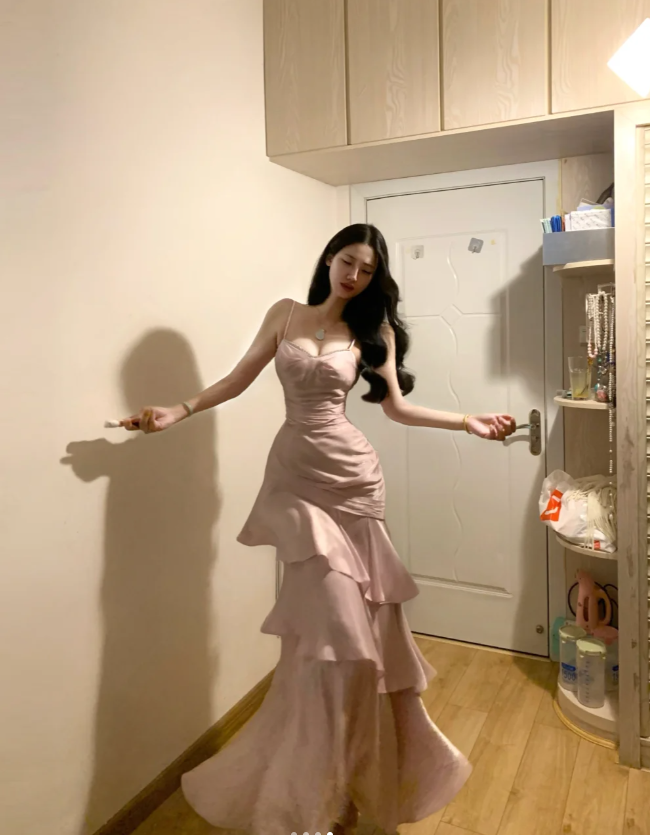 Sweet Pink Spaghetti Straps Satin Layered Mermaid Evening Dress Formal Party Gown Guest Dress