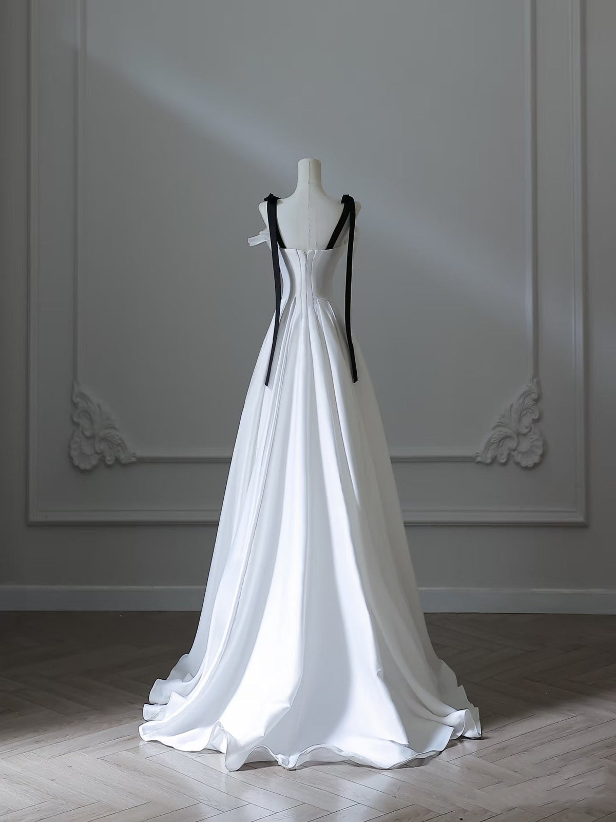 Sexy A Line Straps White Satin Long Prom Dresses Evening Gowns