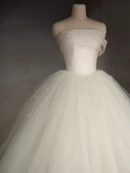 Pretty Ball Gown Strqpless Satin Tulle With Veil Long Wedding Dresses C4017