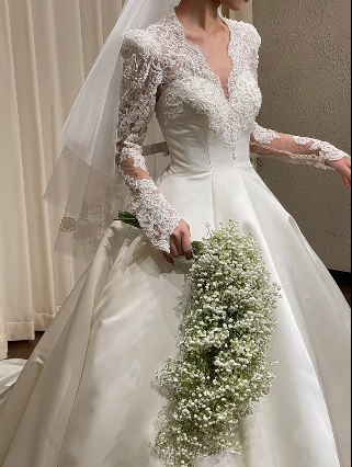 Elegant Ball Gown V Neck Satin Lace Long Sleeves With Veil Long Wedding Dresses C4020