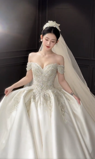 Elegant Ball Gown Off The Shoulder Satin Beaded With Veil Long Wedding Dresses C4044