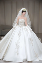 Dreamy Ball Gown Strapless Satin Applique With Veil Gloves Long Wedding Dresses C4052